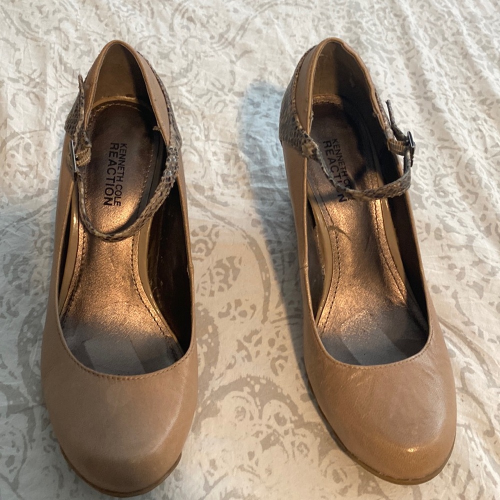 Kenneth Cole Reaction Wedge Size 7 Shoes